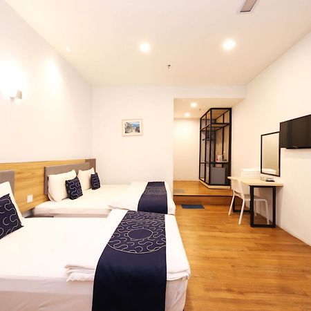 Agape Hotel Selayang Cuevas de Batu Exterior foto