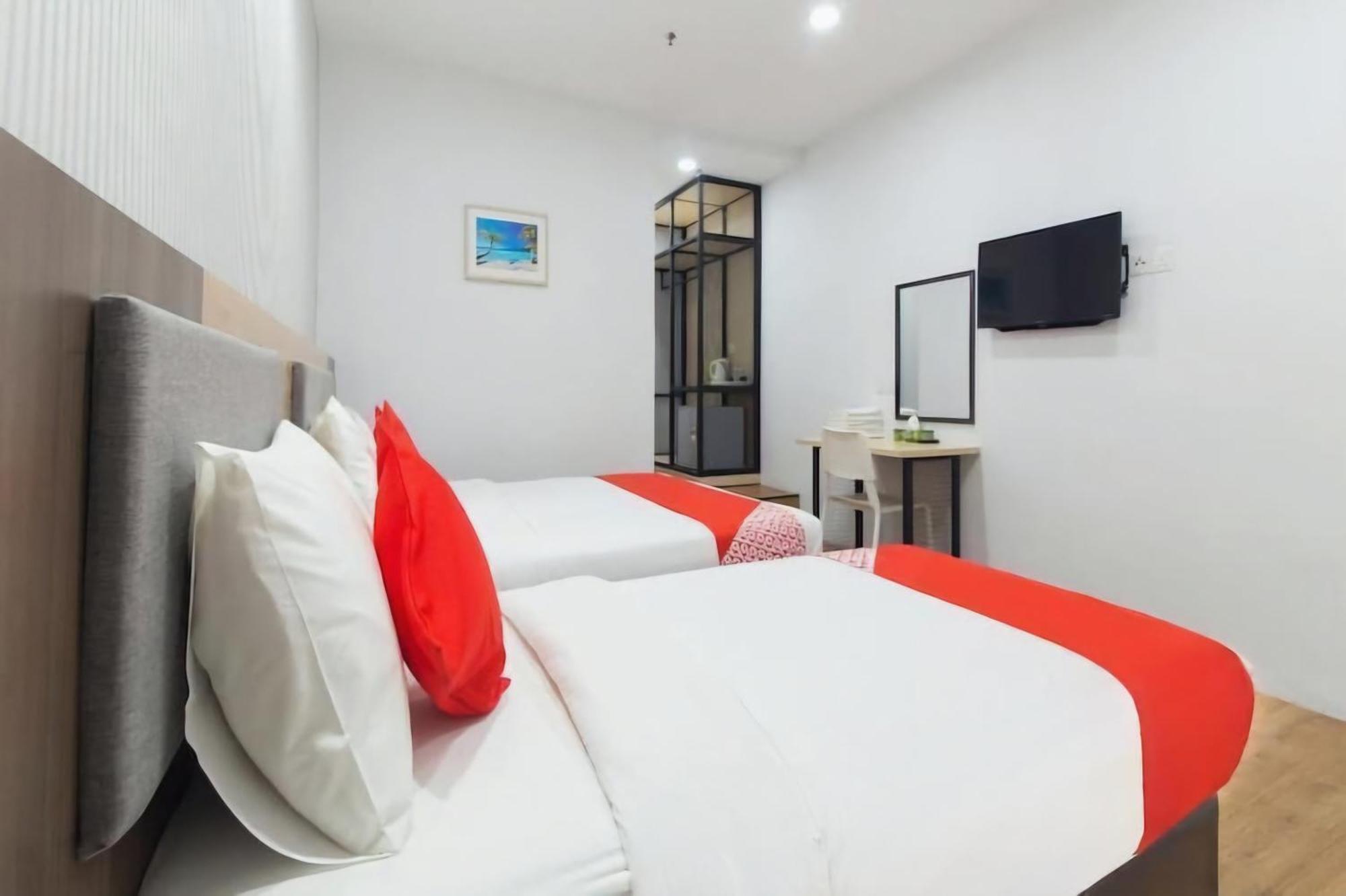 Agape Hotel Selayang Cuevas de Batu Exterior foto